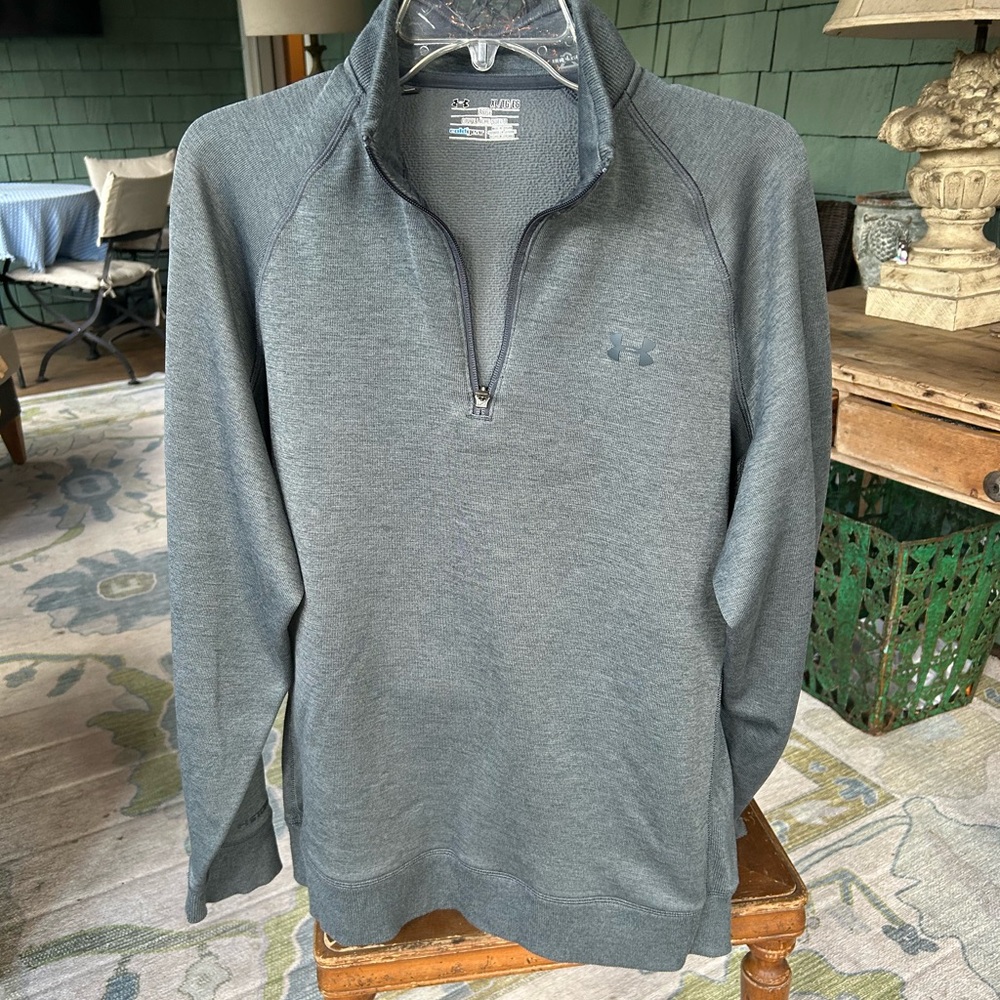 Under Armour Men's Dark Gray 1/2 zipSweatshirt XL. Excellent cond. Never worn